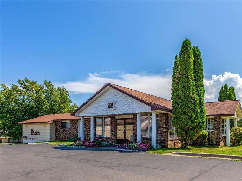 Quality Inn Lakefront St. Ignace Exterior foto
